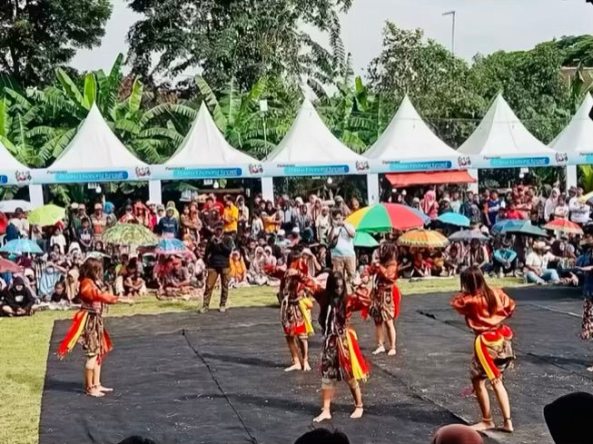 58F6DEB6 BB9D 4C60 A3B0 7BA280D6970E