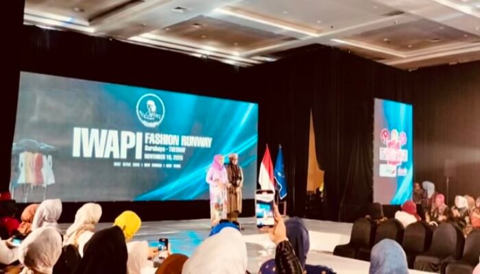 IWAPI Fashion Runway 2025: Dorong Kolaborasi Desainer dan Perajin Wastra Lokal