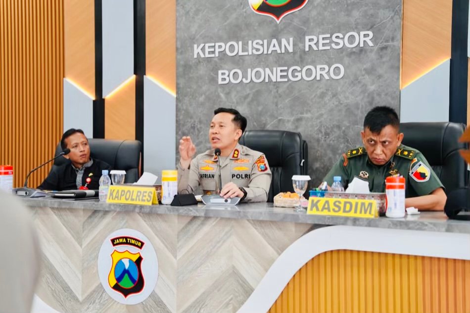 04D8EF16 07BF 42A1 83B3 B872AD8D31C3