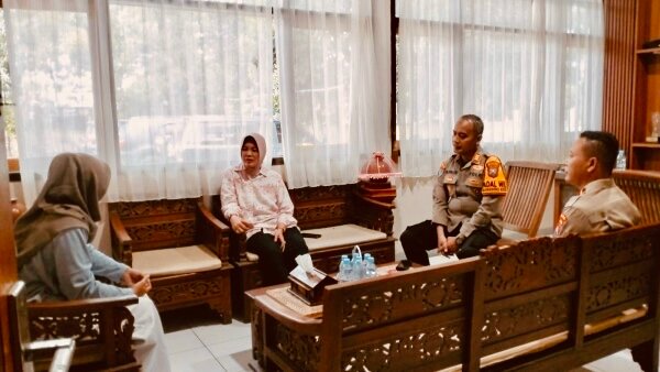 56472004 6CF7 4D28 80B7 4440A33047AD