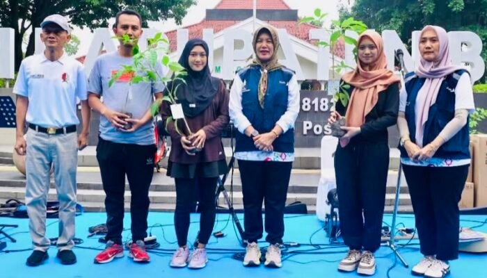 Pembagian 348 Bibit Pohon di Peringatan Hakordia Bojonegoro