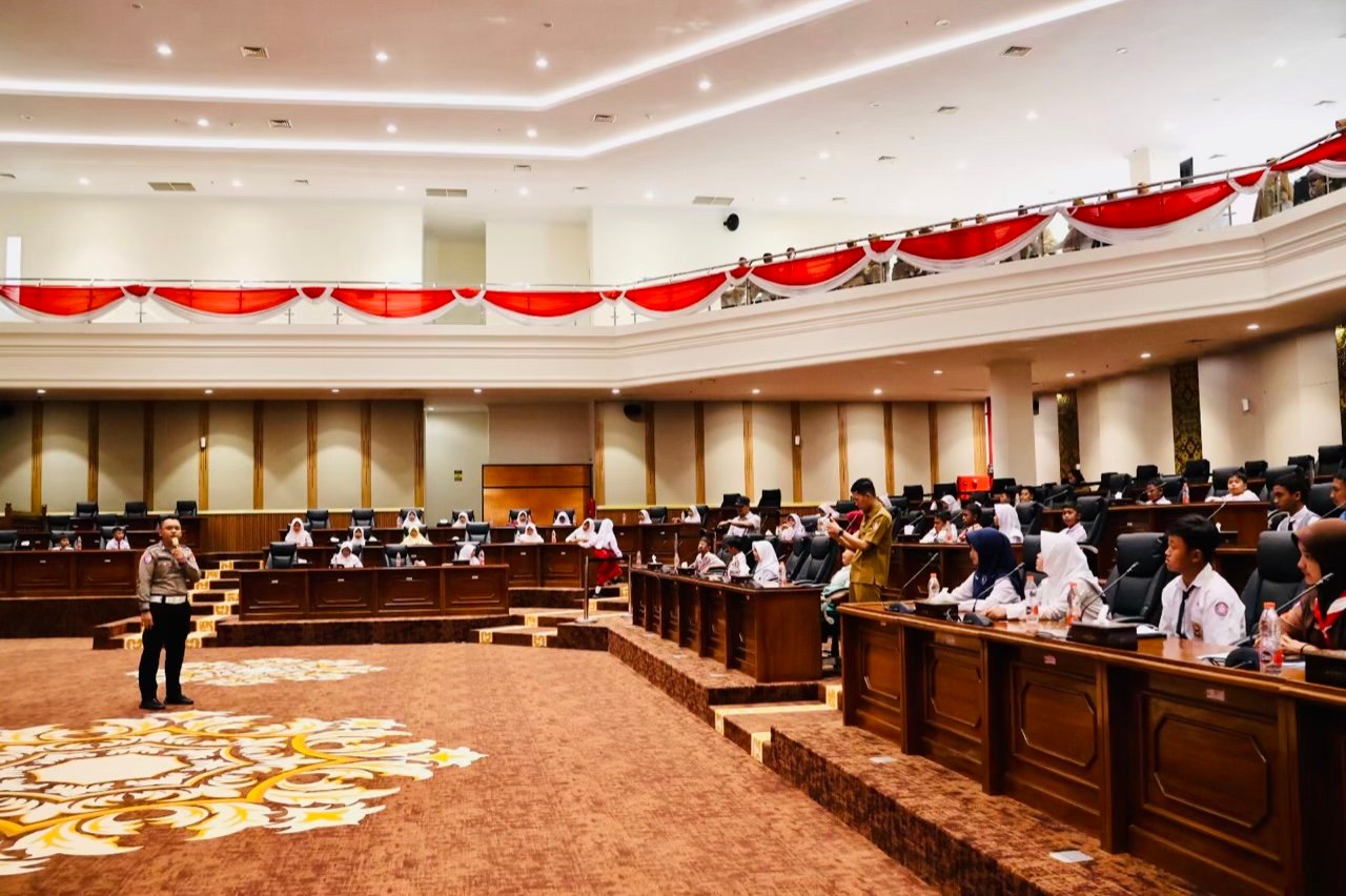 AEFE797B 1A37 475E A3C7 831F1229F76A