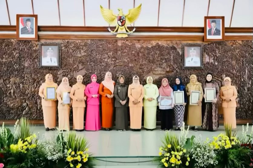 C031B6DA 8C62 4B27 A316 89DC1FC3678A