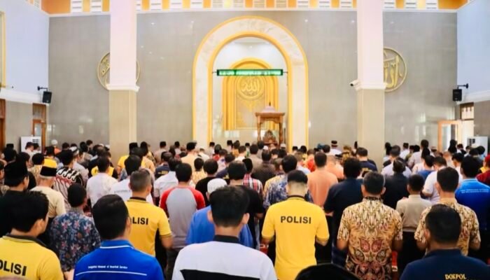 Polres Bojonegoro Gelar Shalat Gaib dan Galang Donasi untuk Korban Bencana di Aceh, Sumut, dan Sumbar