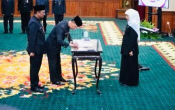 Khofifah Lantik 7 Pejabat Tinggi Pratama Pemprov Jatim l