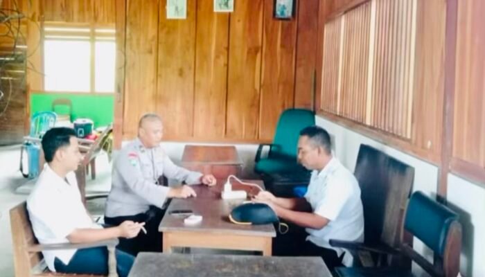 Polsek Sekar Bojonegoro Rutin Patroli Dialogis di Masyarkat