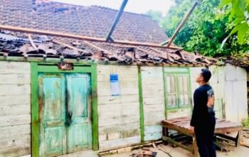 Bojonegoro Diterjang Angin Kencang, Puluhan Rumah di Tambakrejo dan Ngambon Rusak