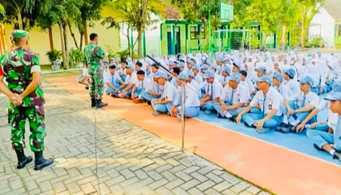 Kodim 0813 Bojonegoro Sosialisasi Rekrutmen TNI AD di SMAN 1 Balen