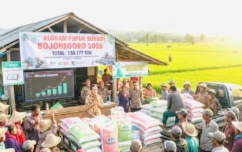 4C72F678 65C3 483E 9722 CD7FDA72DCDA