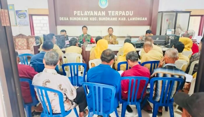 Kawal Transparansi Anggaran Babinsa Hadiri Musdes di Sukorame