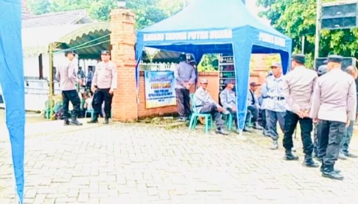Kapolsek Ngasem Pimpin Pengamanan Pilkades PAW Desa Setren