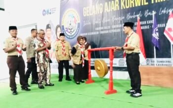 Ketua Kwarcab Bojonegoro Kak Nurul Azizah Resmikan Gelang Ajar Korwil Timur