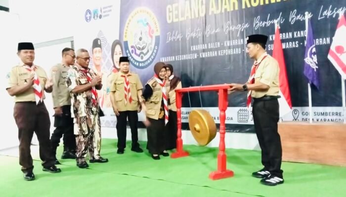 Ketua Kwarcab Bojonegoro Kak Nurul Azizah Resmikan Gelang Ajar Korwil Timur