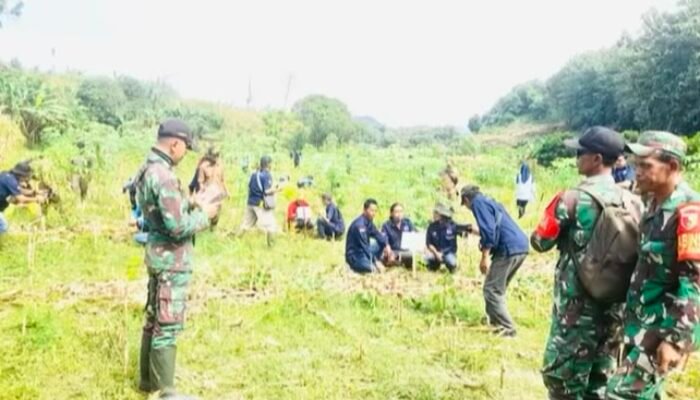 Tak Sekadar Menulis, PJI Bojonegoro Bersama TNI Turun Tangan Jaga Kelestarian Alam
