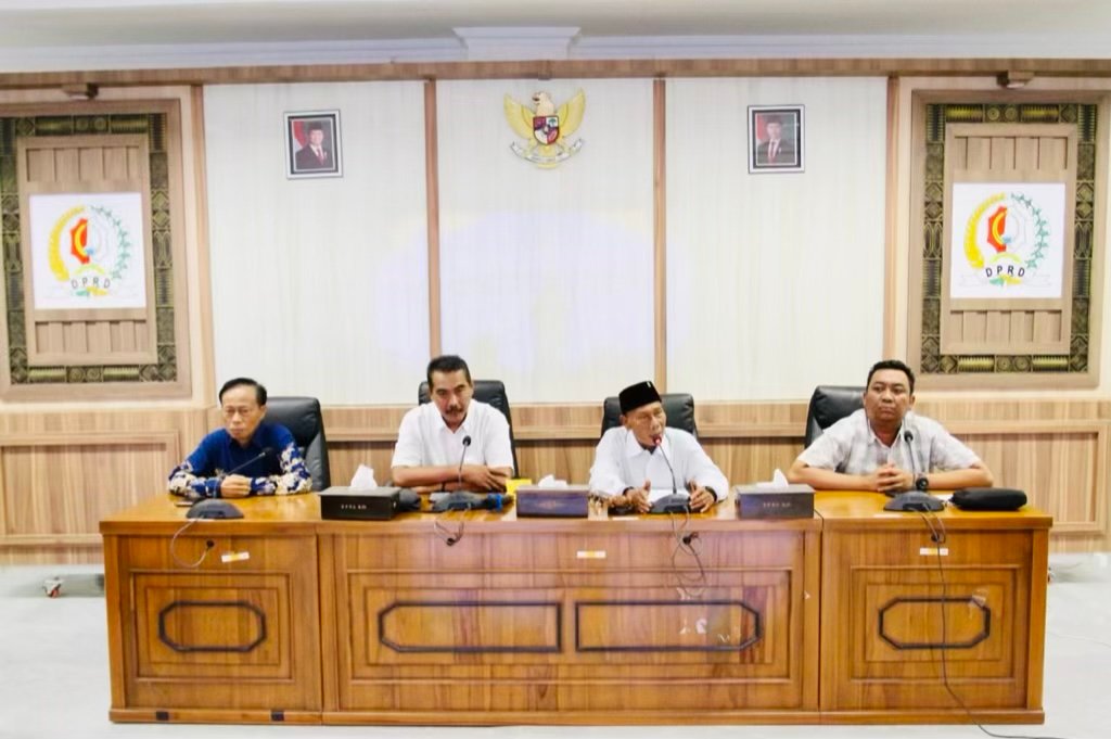 28AE0F75 4CA4 4060 ACED 92B3FD8B5145