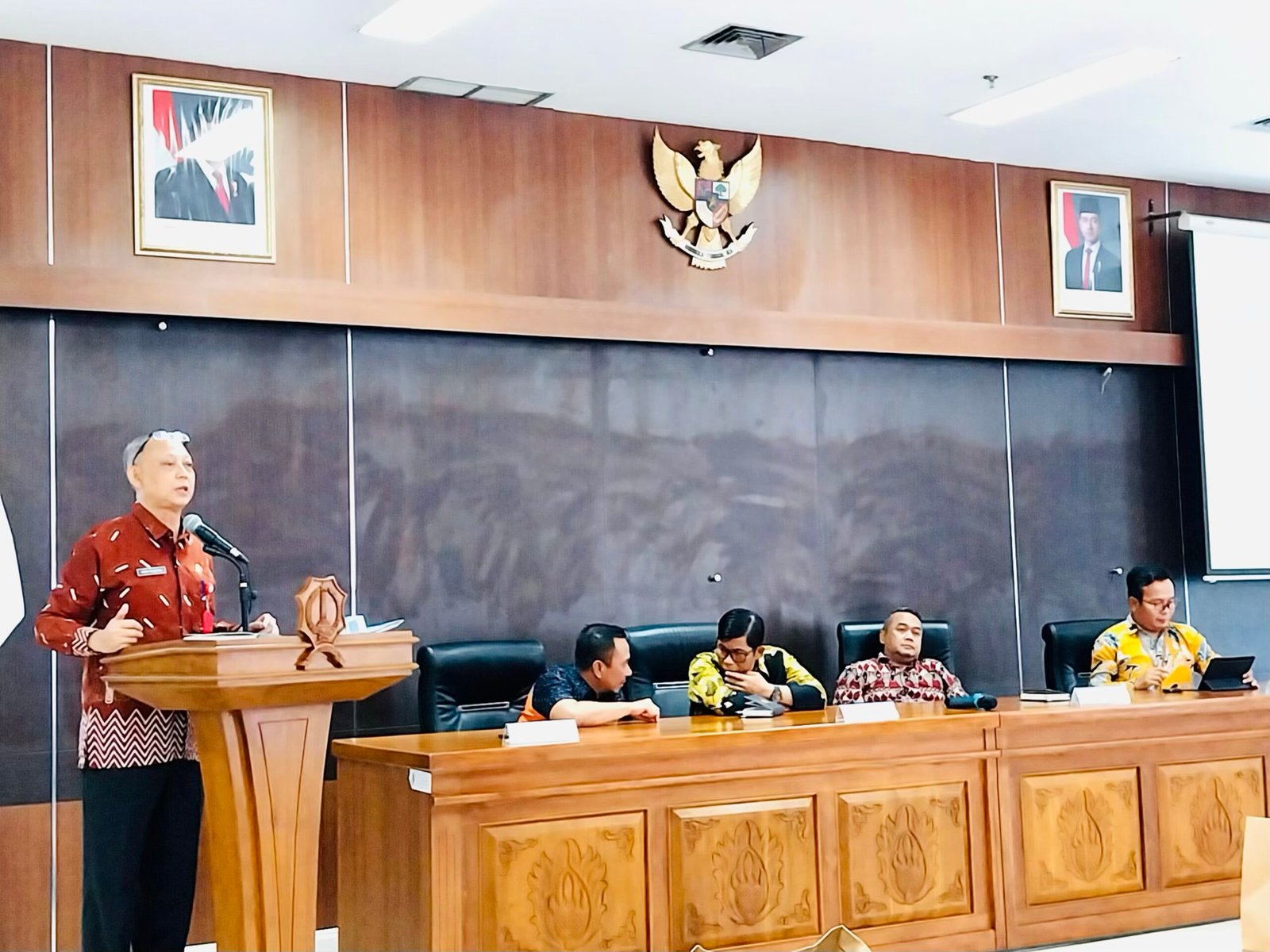 37DC0A04 B455 4AEC A040 51398DBCA038