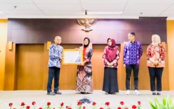 Pemkab Bojonegoro Raih Penghargaan Ombudsman  Jawa Timur