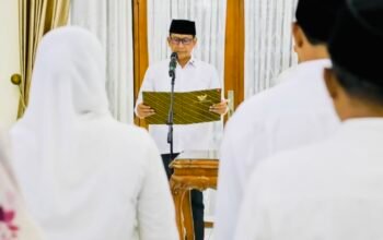 Perkuat Birokrasi, Bupati Setyo Wahono Lantik 39 Pejabat Administrator dan Pengawas