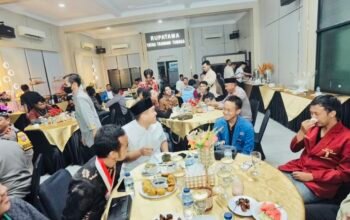 B44F10FE 3CCF 4A8D B4A8 53EB8C9D816D