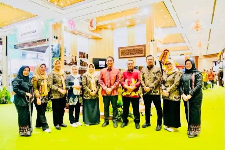 B8040274 44F6 4B26 8E55 2BA36B9214A1