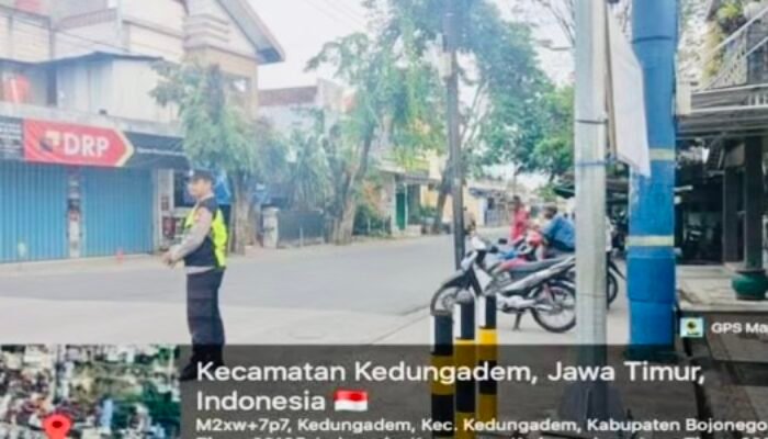 Pengaturan Lalu Lintas oleh Polsek Kedungadem, Bojonegoro