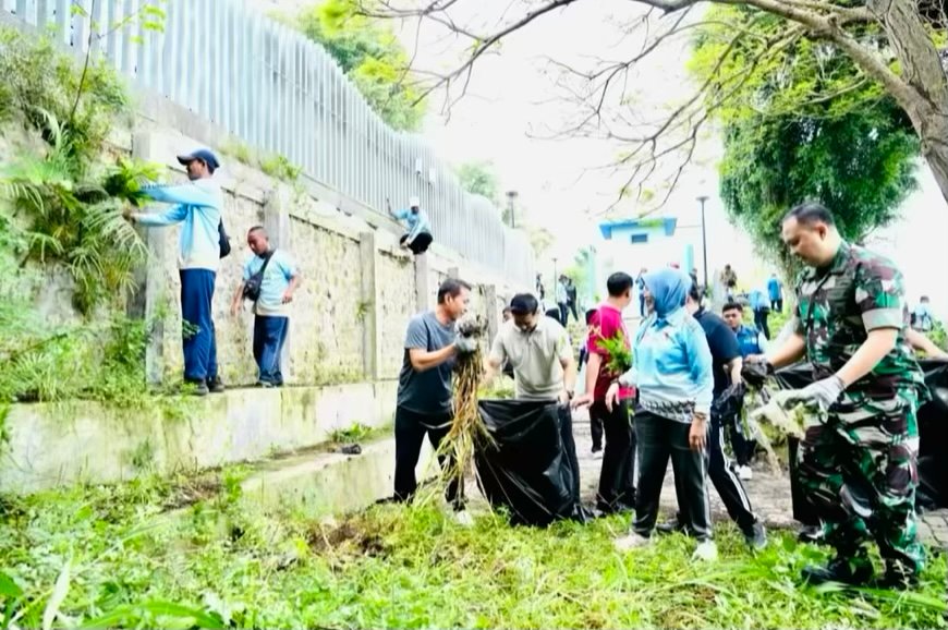 C2FAC350 194B 496D 852D 0BAD4B0A2E75