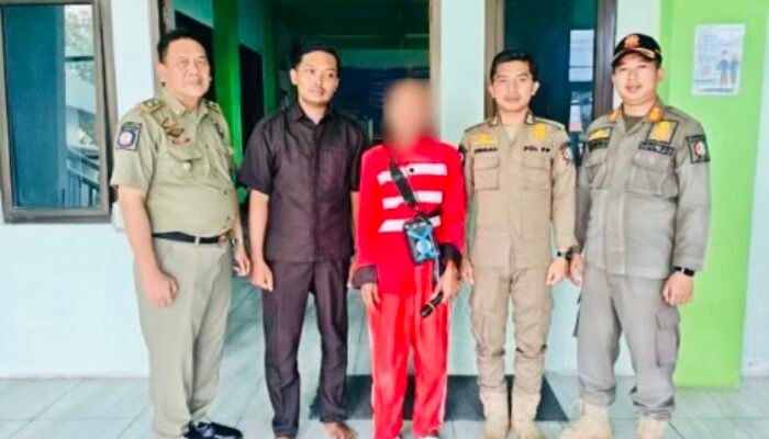 Satpo PP Bojonegoro Tertibkan Pengamen di Traffic Light Jambean