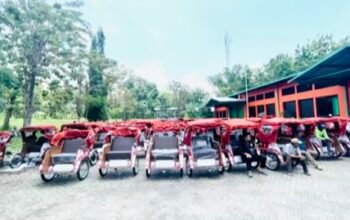 Prabowo Hibahkan 200 Unit Becak Listrik di Bojonegoro