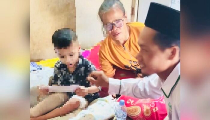 Potret Ketabahan Zidan, Bocah Asal Prayungan Bojonegoro di Tengah Keterbatasan