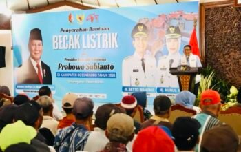 Presiden Prabowo Salurkan 200 Becak Listrik di Bojonegoro
