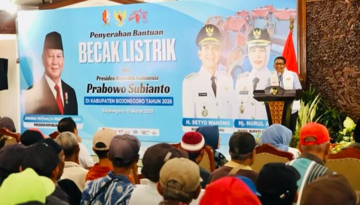 Presiden Prabowo Salurkan 200 Becak Listrik di Bojonegoro
