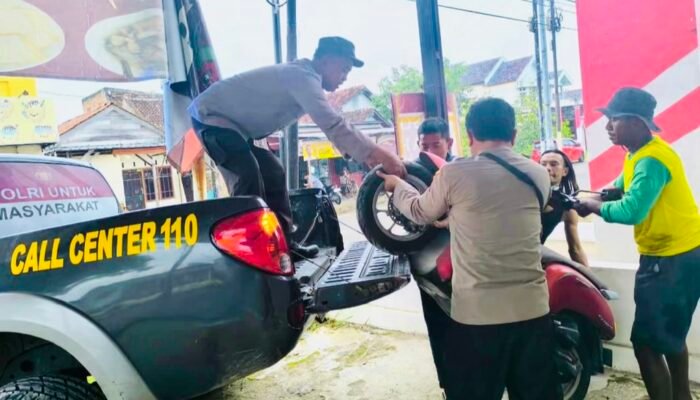 Hilang Kendali, Motor Pelajar Hantam Pohon di Sumuragung Sumberrejo Bojonegoro