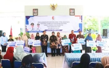 Wakil Bupati Bojonegoro Bagikan Batuan untuk Anak Yatim Dan Lansia di Kapas