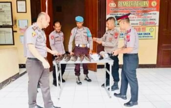 Polsek Padangan Bojonegoro Cek Senjata Api Dinas