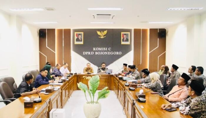 Komisi C DPRD Bojonegoro Kawal Kesejahteraan Guru Madrasah dalam Audiensi Bersama FGSNI dan Kemenag