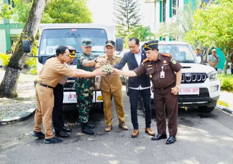 B00B6CFA 6A04 4D6E 8B38 BABFFB010228