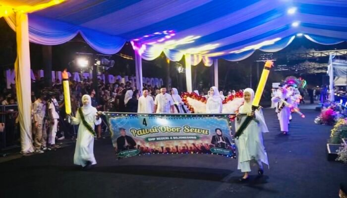 Ribuan Obor dan Alunan Oklik Meriahkan Kota Bojonegoro