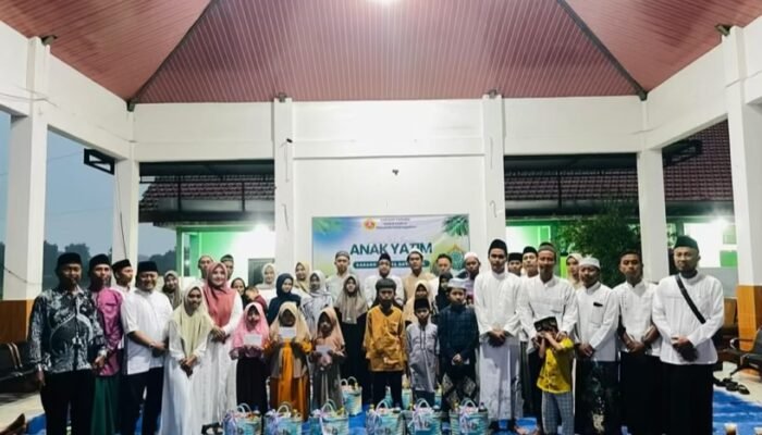 Karang Taruna Muda Karya Dayukidul Bojonegoro Gelar Santunan Anak Yatim dan Buka Bersama