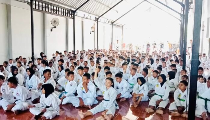 360 Karateka Bojonegoro Ikuti Ujian Kenaikan Tingkat LEMKARI
