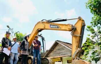 4AF84CCD 67B3 486A AB6E B32C9AE0D93C