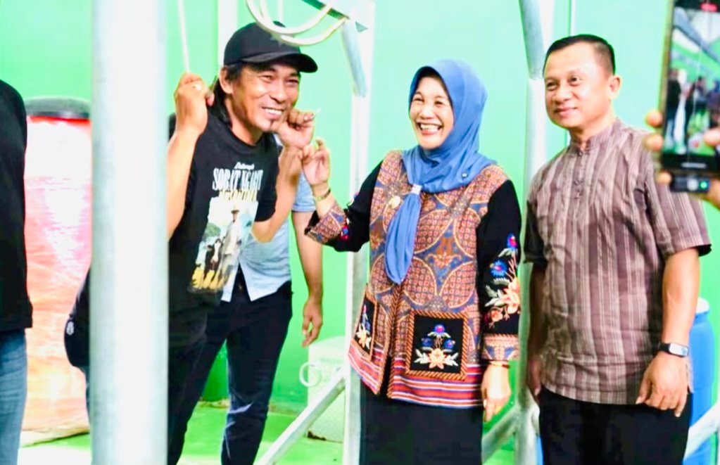 785FC2A5 84CF 459F 8FFD 839BF7BC4253