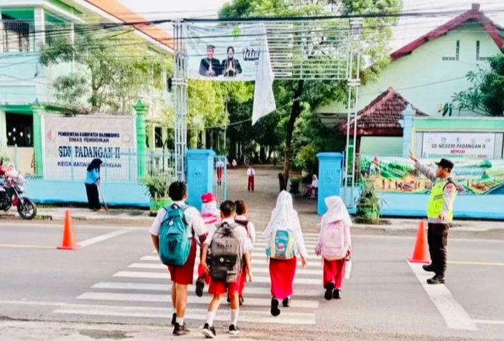 886047B2 8E1A 49E9 AF2F CD2B364239E9