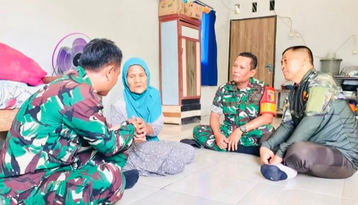 Kepedulian TNI untuk Lansia Korban Penipuan di Bojonegoro