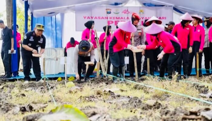 Sinergi Polres Bojonegoro dan Perhutani Perkuat Pangan di Lahan Hutan