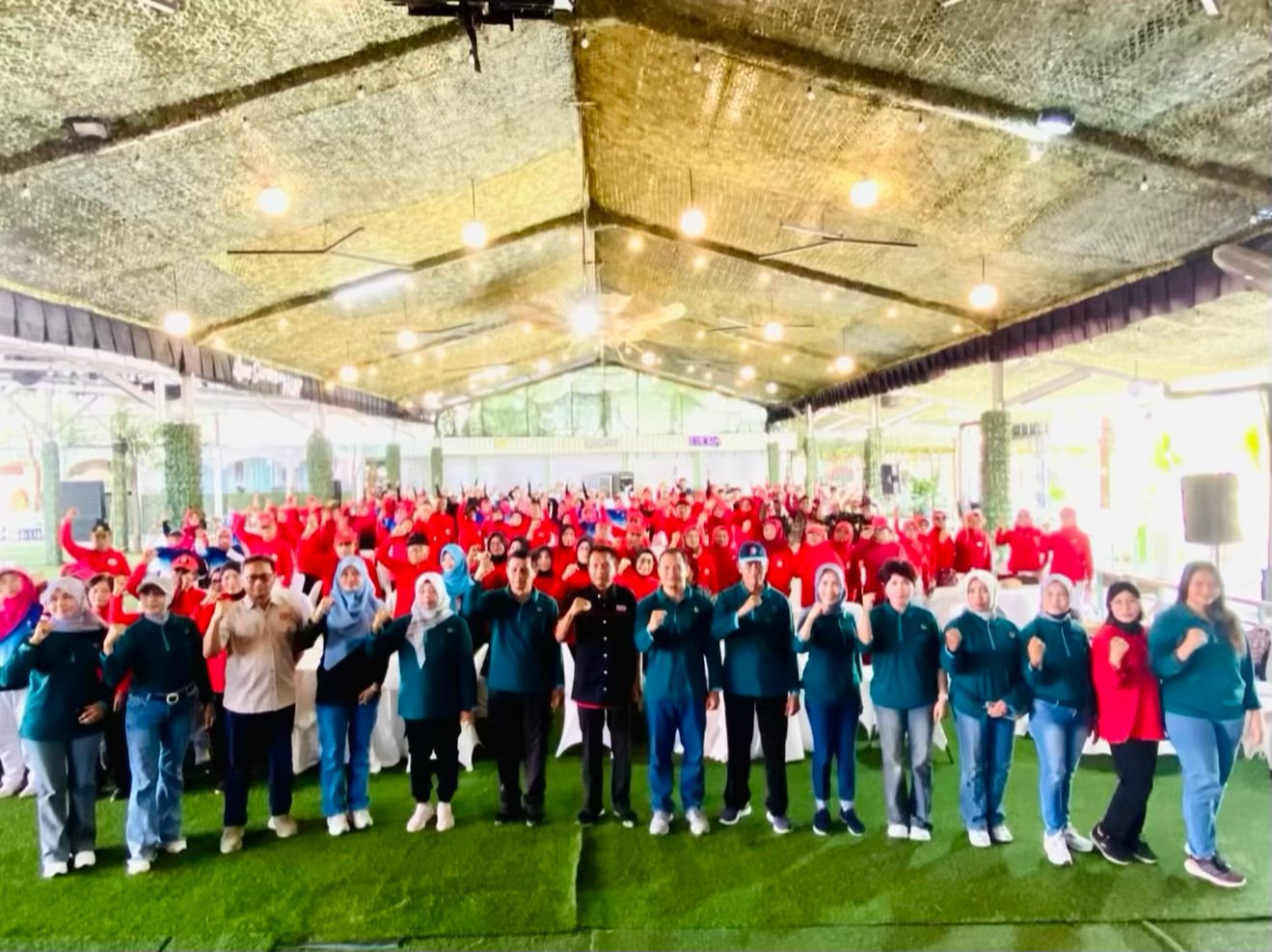 A0FD62DD F1B9 418F A999 0201B37404F4