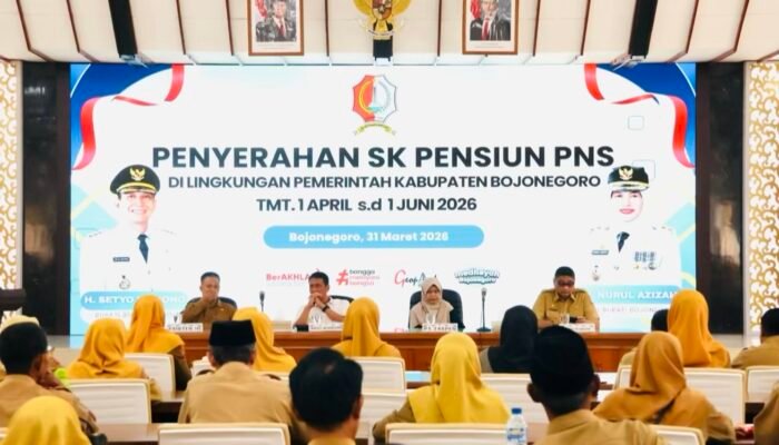 Pemkab Bojonegoro Serahkan SK Pensiun Periode April-Juni 2026