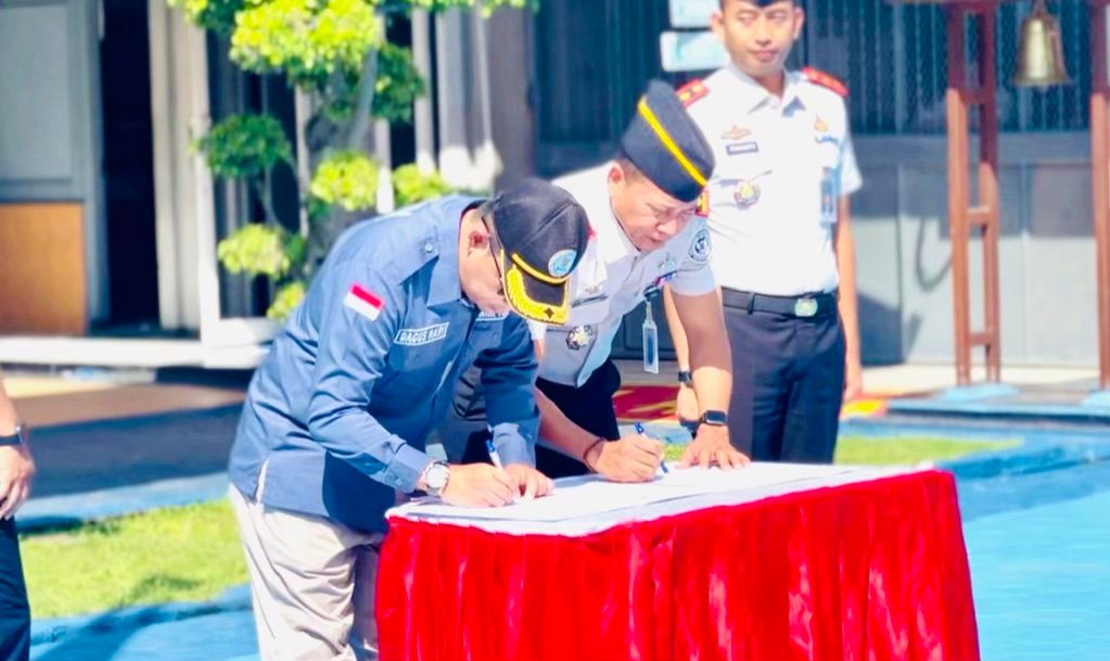 D37ED735 5344 40D8 89DF 7859484F16EC