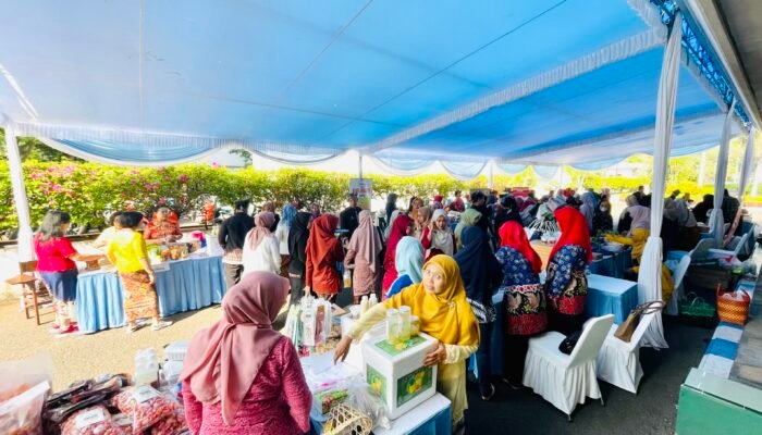Bazar Hari Kartini Bojonegoro: Produk Lokal Tembus Pasar Singapura
