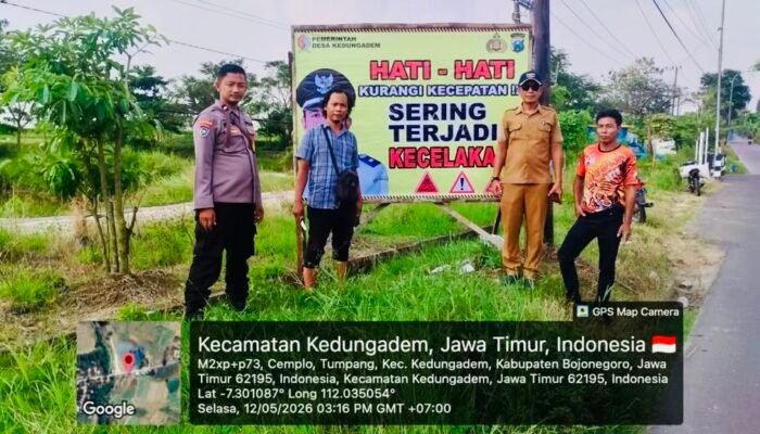 Tekan Kecelakaan, Polsek dan Pemdes Kedungadem Pasang Imbauan Jalan