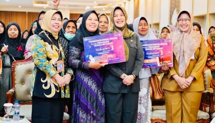 Sokong Ekonomi Kerakyatan, BPR Bojonegoro Bantu Modal Pedagang Kecil